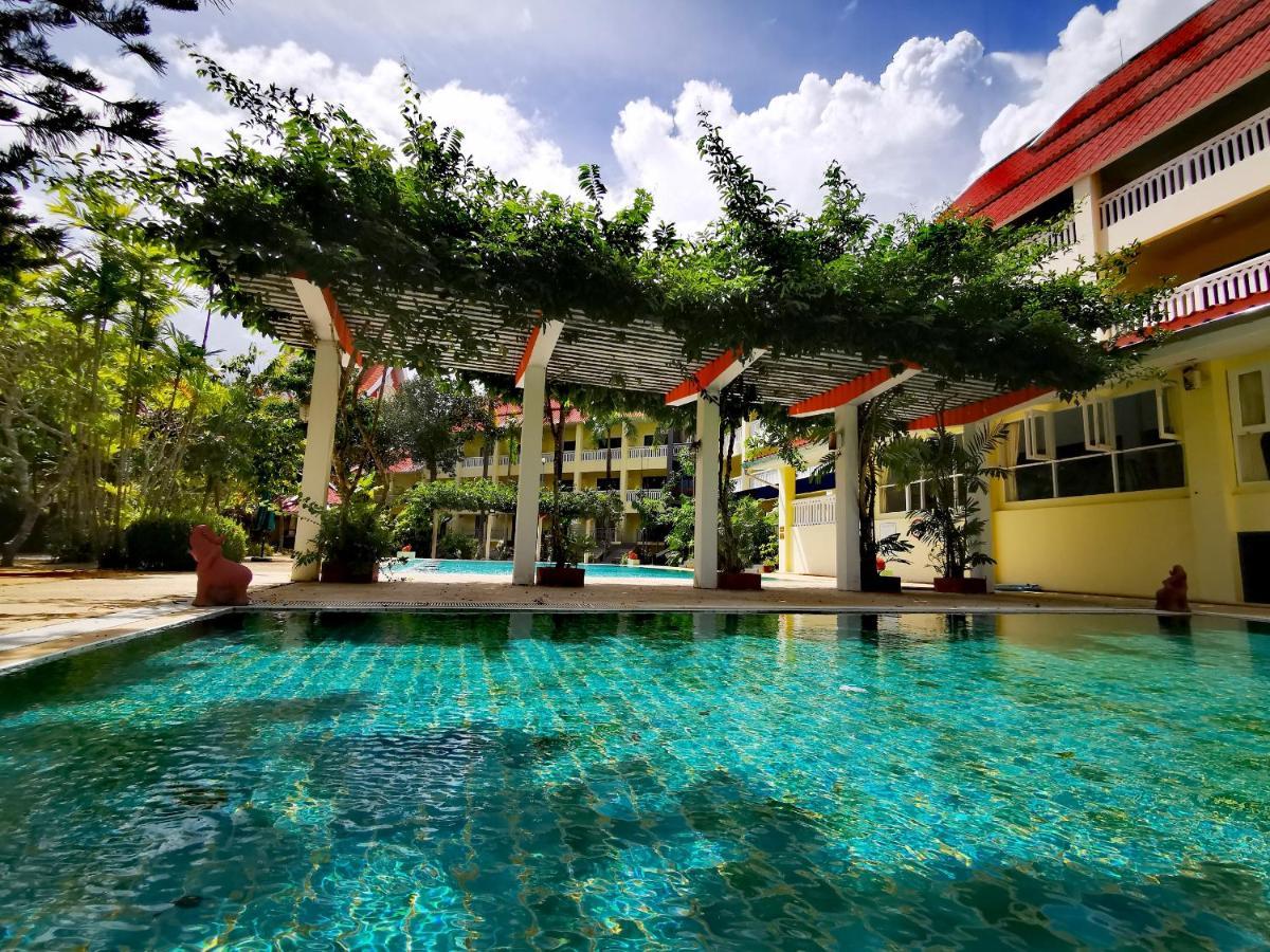 Mw Krabi Beach Resort -Family Run- Sha Extra Plus Ao Nang Exterior photo